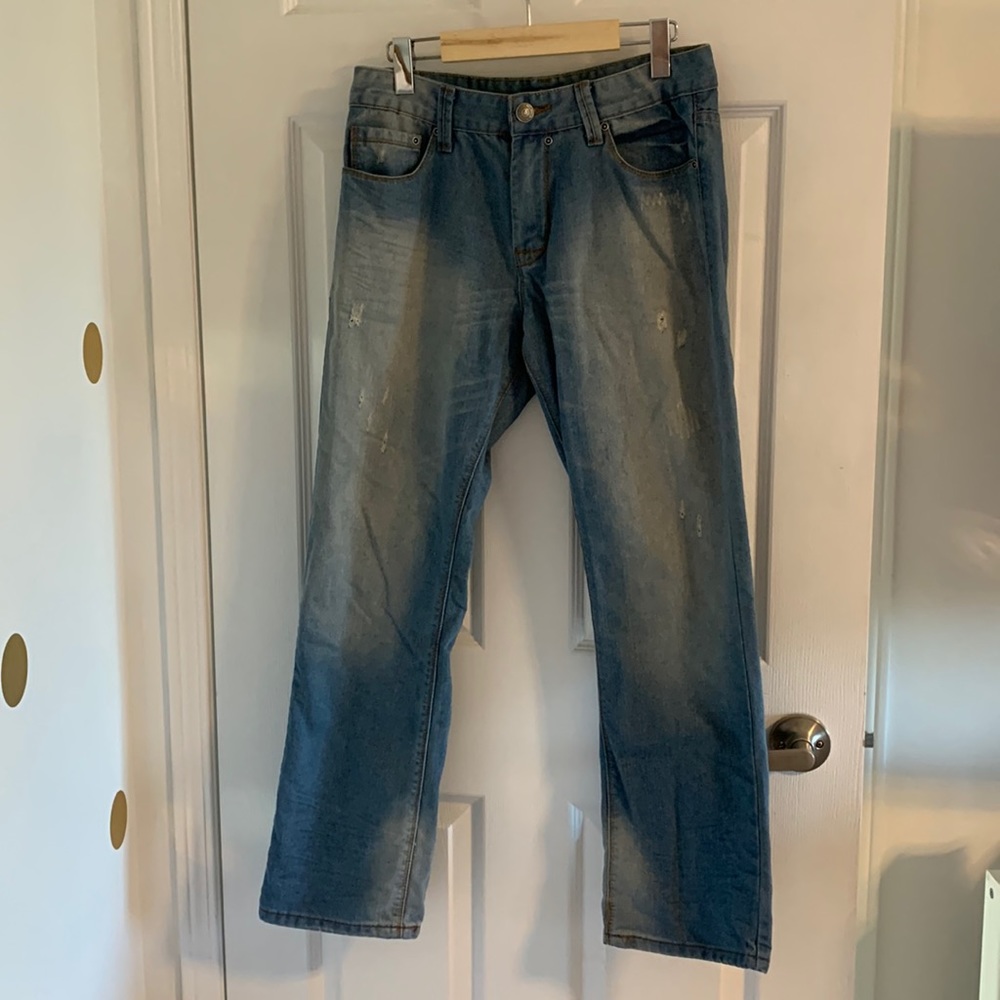Urban Heritage Straight Jeans Distressed